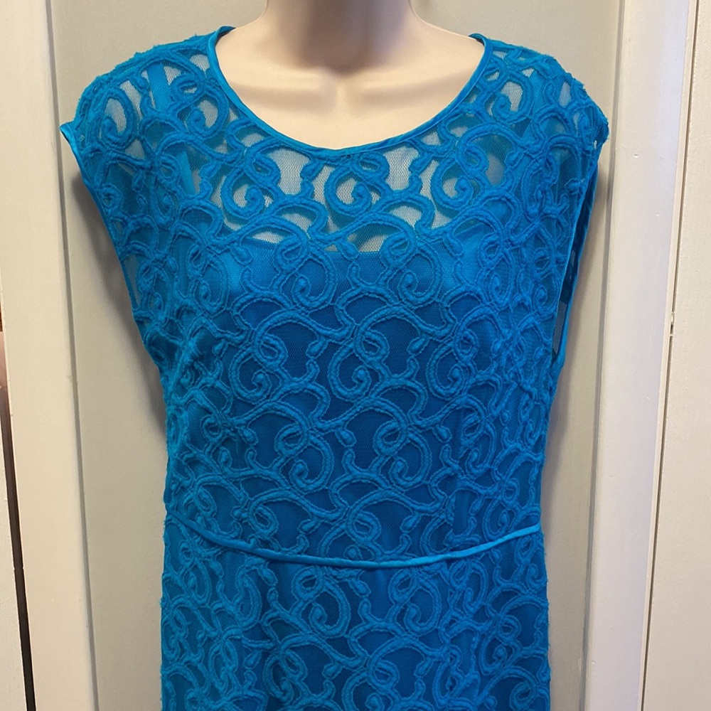 Blue Adrianna Papell Lace Dress Sleeveless 8